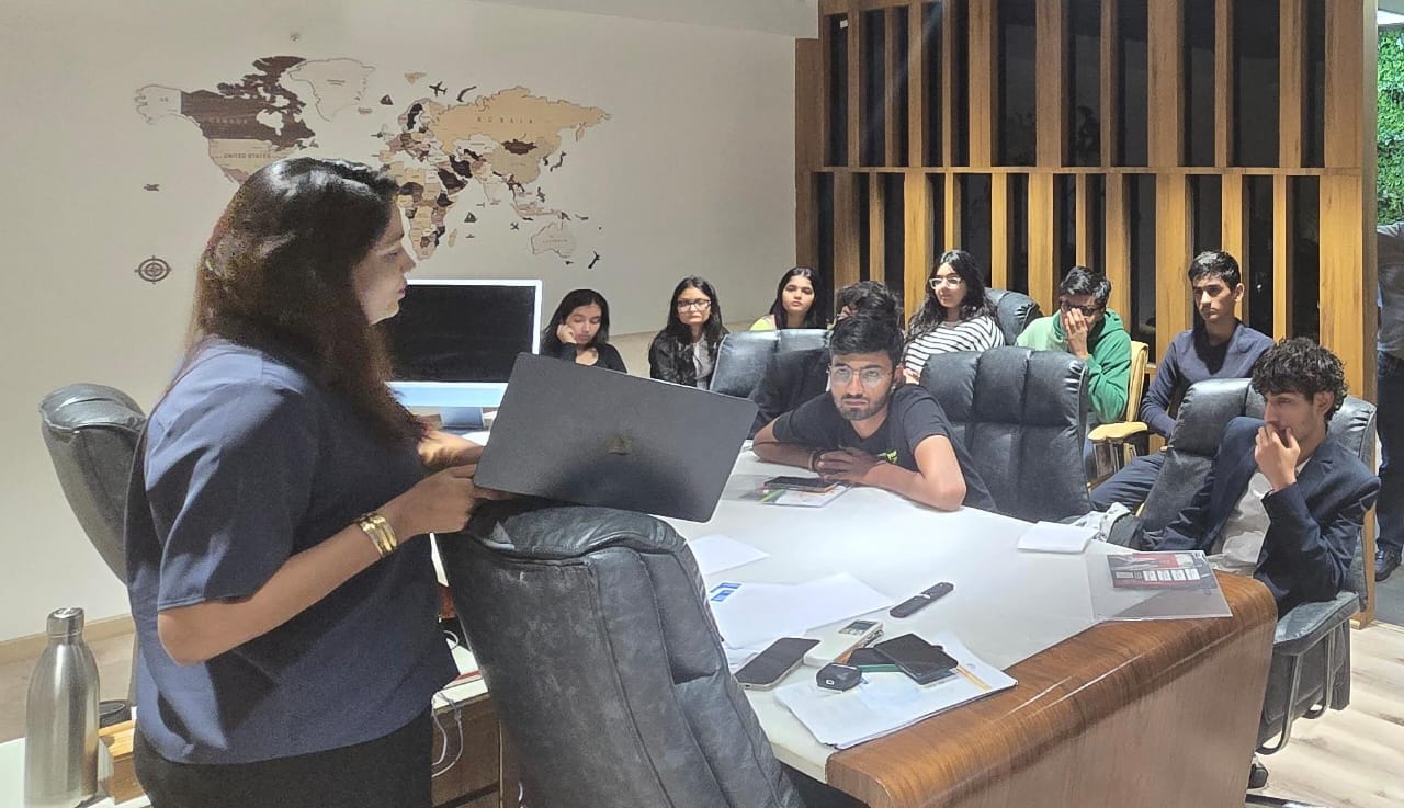 સુરતમાં મેરી હિવાલેએ વિદ્યાર્થીઓને આપ્યો મંત્ર : ઓછા ટકા કે ઓછા બજેટમાં પણ વિશ્વની ટોપ ૧૫૦ યુનિવર્સિટીમાં એડમિશન અને લાખોની સ્કોલરશિપ શક્ય છે