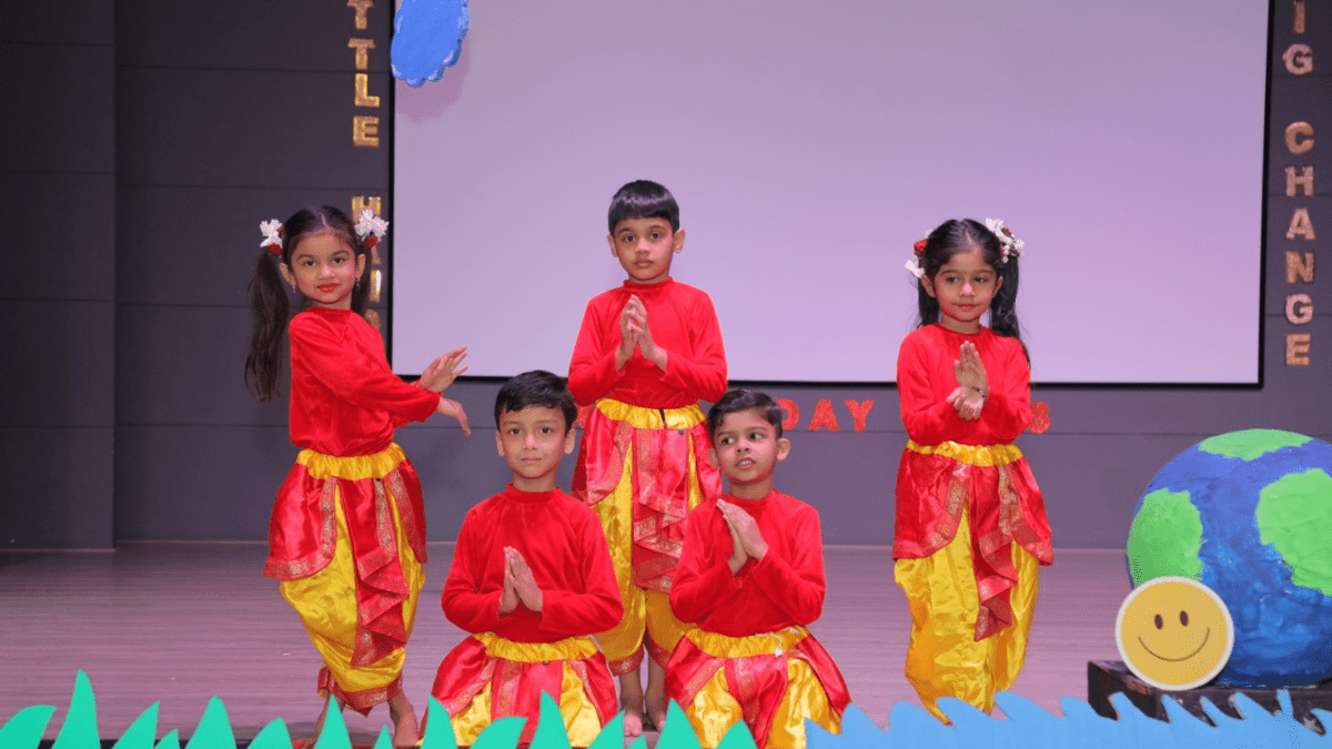 નાના હાથ, મોટો બદલાવ જ્ઞાનના બીજ વાવતાં અને સપનાઓને વિકસતાં જોયાં